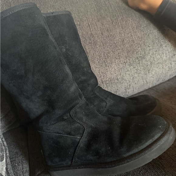 UGG Black Suede Knee-High Boots with zipper - Picture 3 of 3